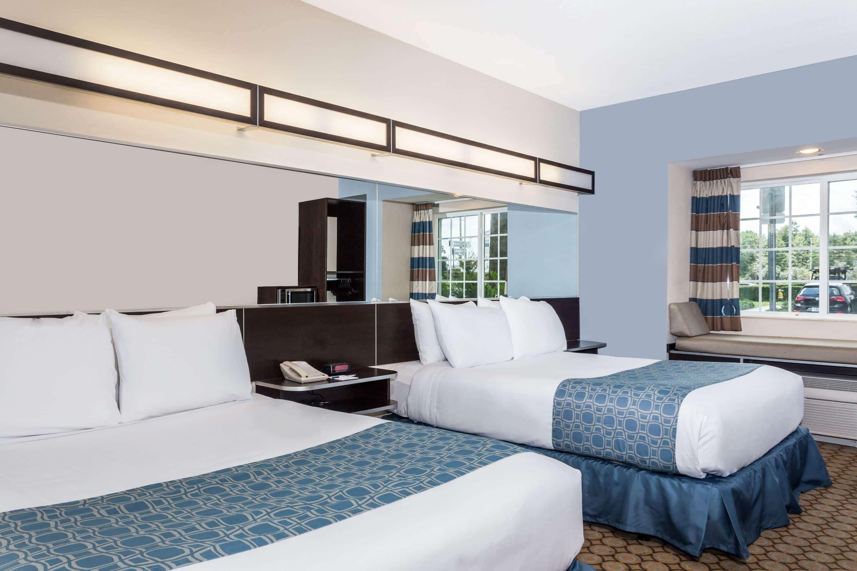Microtel Inn&Suites by Wyndham Spring Hill/Weeki Wachee Exterior foto