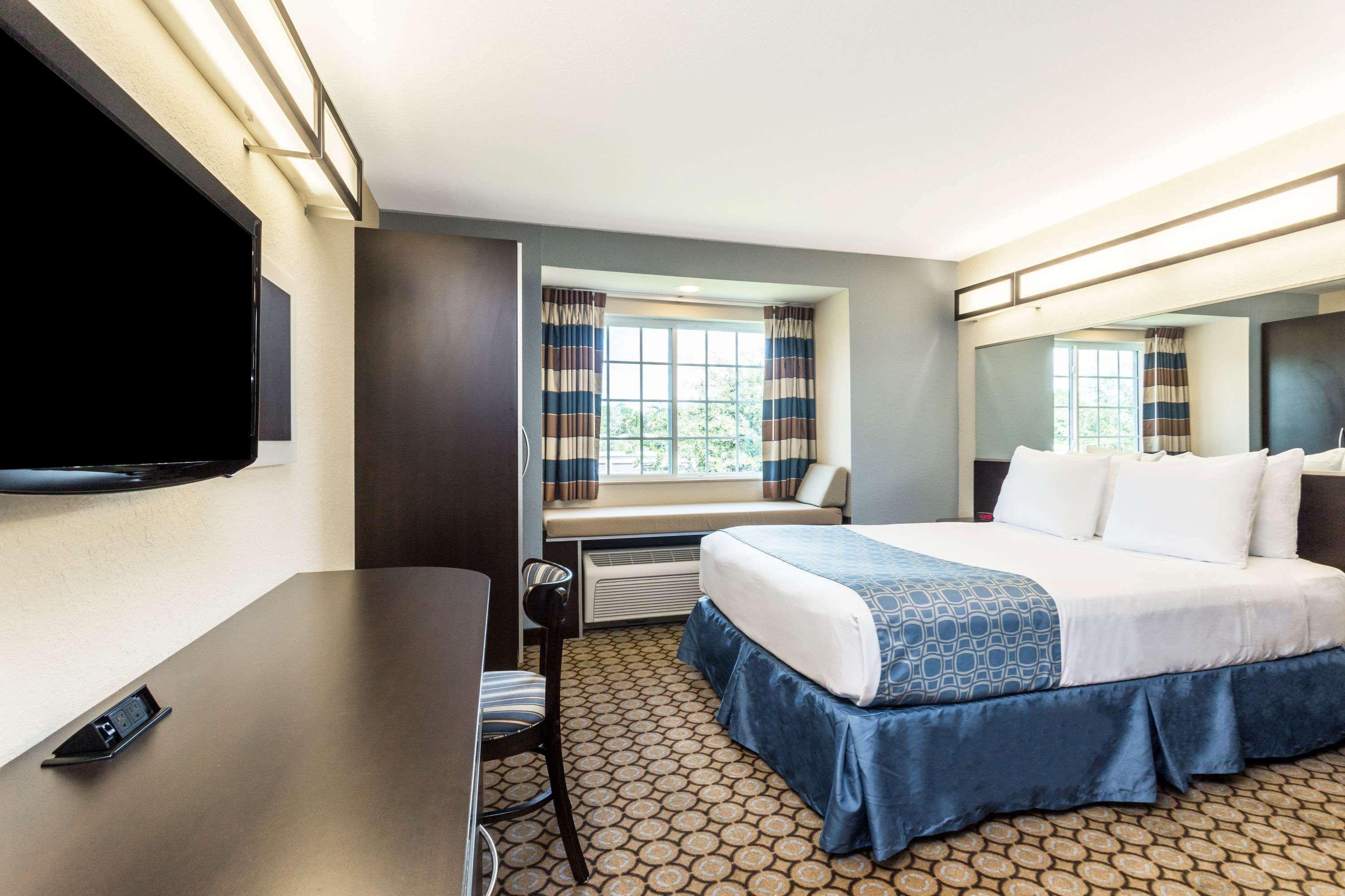 Microtel Inn&Suites by Wyndham Spring Hill/Weeki Wachee Exterior foto